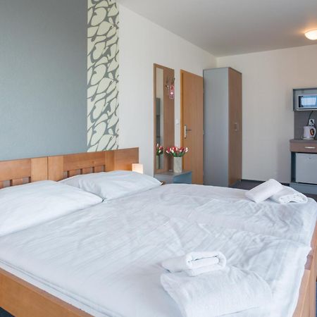 Garni Hotel Trebon Room photo