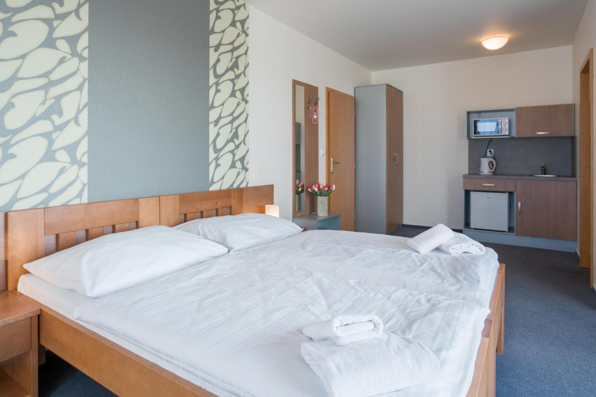 Garni Hotel Trebon Room photo